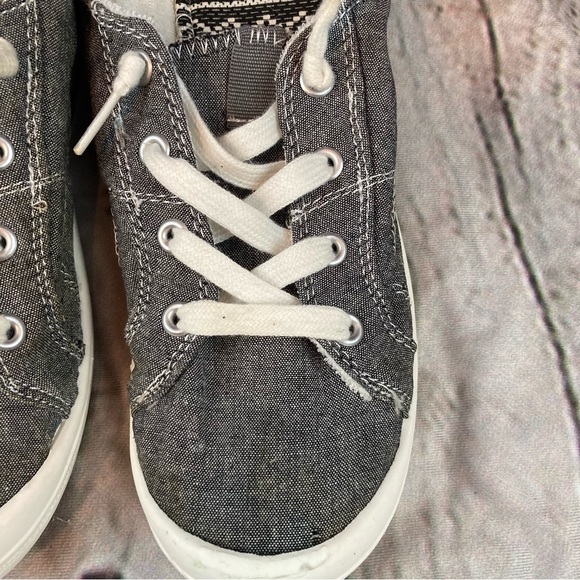 Austin Trading Co. Grey Women’s Slip On Sneakers - Picture 3 of 10